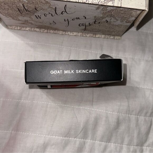 DIONIS Peppermint Twist Goat Milk Lip Balm & Hand Cream Gift Set - Picture 10 of 13